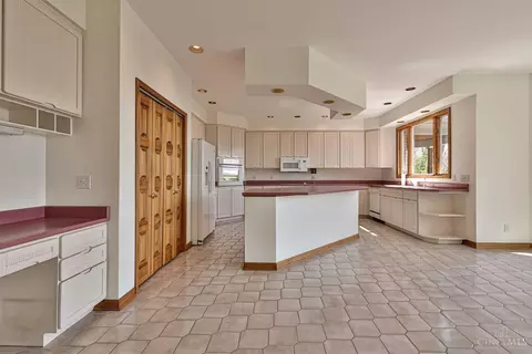 Kitchen - 7379 Southpointe Dr, Cincinnati, OH 45233 photo 1 of 6