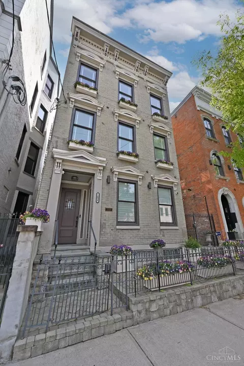 1418 Elm St, Cincinnati, OH 45202