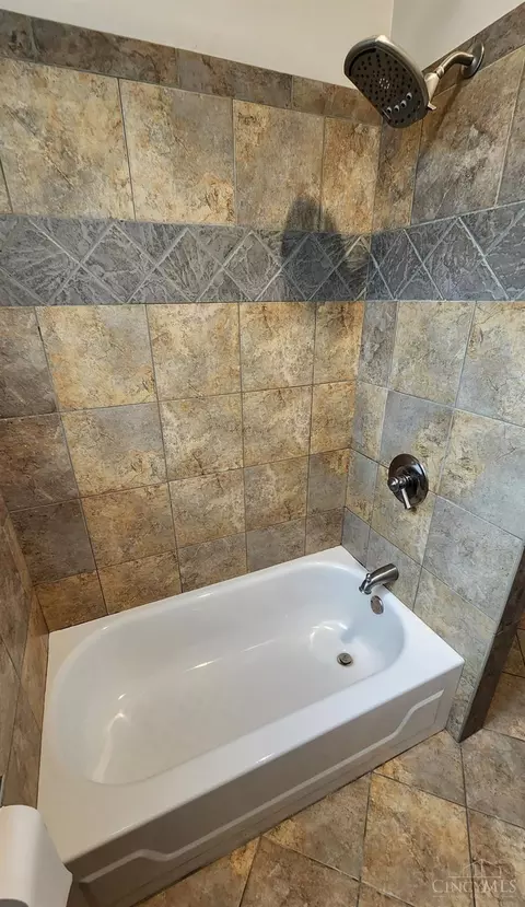 Bath - 1209 Third St, Reading, OH 45215 photo 3 of 4