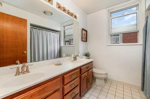 Bath - 3319 Cheviot Ave, Cincinnati, OH 45211 photo 1 of 2