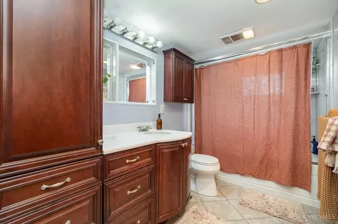 Bath - 3319 Cheviot Ave, Cincinnati, OH 45211 photo 2 of 2