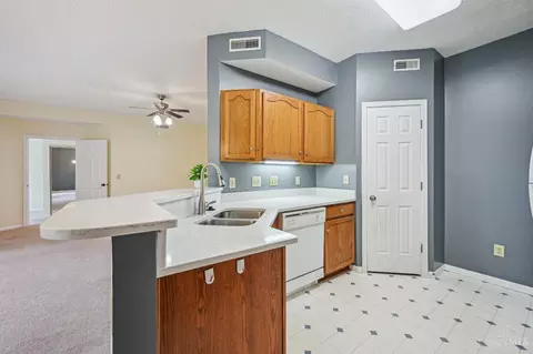 7826 Gapstow Brg, Cincinnati, OH 45231 photo 9