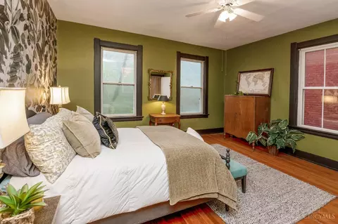259 Emming St, Cincinnati, OH 45219 photo 32
