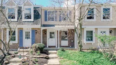 22 Hunters Ct, Amelia, OH 45102