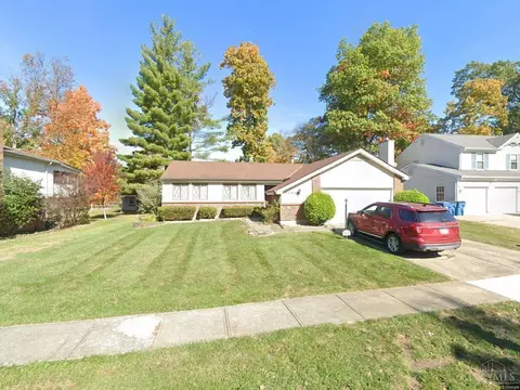 1452 Gumbert Dr, Amelia, OH 45102