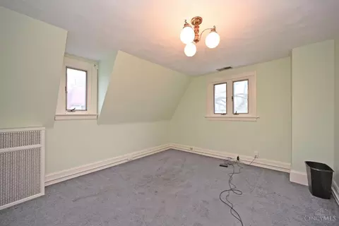 Bedroom - 3934 Leyman Dr, Cincinnati, OH 45229 photo 9 of 12