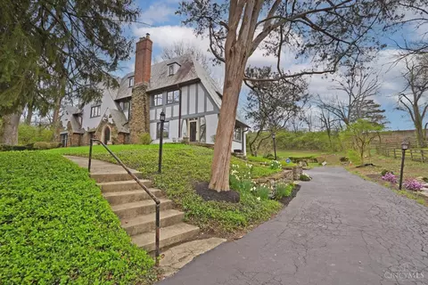 Exterior - 3934 Leyman Dr, Cincinnati, OH 45229 photo 4 of 26