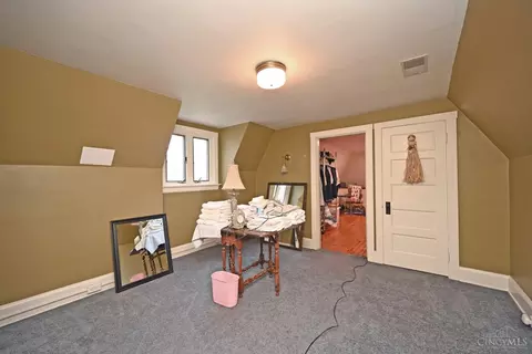 Bedroom - 3934 Leyman Dr, Cincinnati, OH 45229 photo 11 of 12