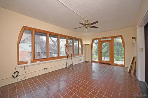 Exterior - 3934 Leyman Dr, Cincinnati, OH 45229 photo 7 of 26