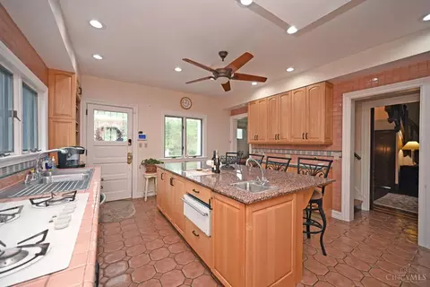 Kitchen - 3934 Leyman Dr, Cincinnati, OH 45229 photo 3 of 5