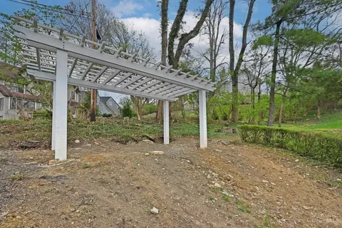 Exterior - 3934 Leyman Dr, Cincinnati, OH 45229 photo 15 of 26