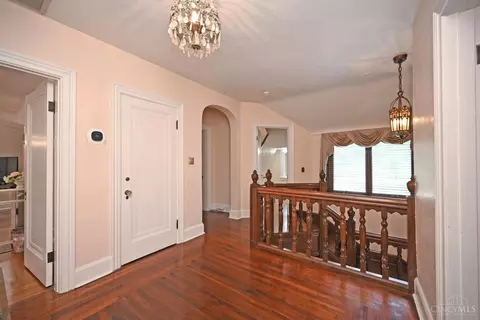 Entry Way - 3934 Leyman Dr, Cincinnati, OH 45229 photo 8 of 8