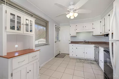 Kitchen - 5346 Rawhide Ct, Cincinnati, OH 45238 photo 1 of 2