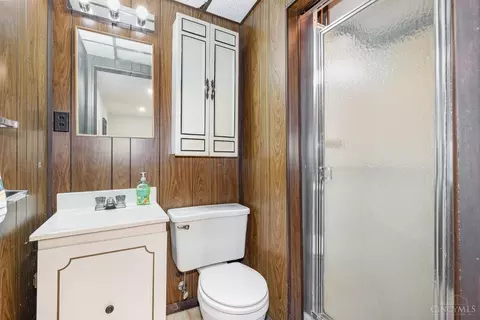 Bath - 5346 Rawhide Ct, Cincinnati, OH 45238 photo 3 of 3