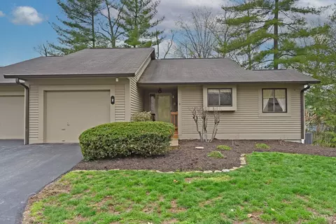 2 Big Oak Ln, Milford, OH 45150