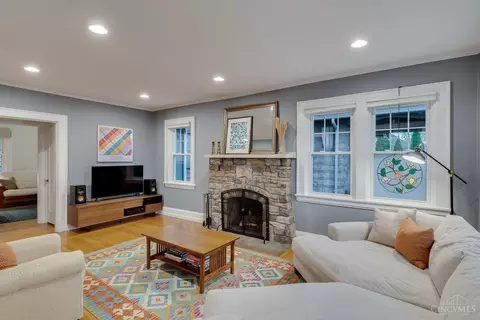 Living - 1156 Inglenook Pl, Cincinnati, OH 45208 photo 1 of 4