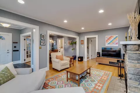 Living - 1156 Inglenook Pl, Cincinnati, OH 45208 photo 4 of 4