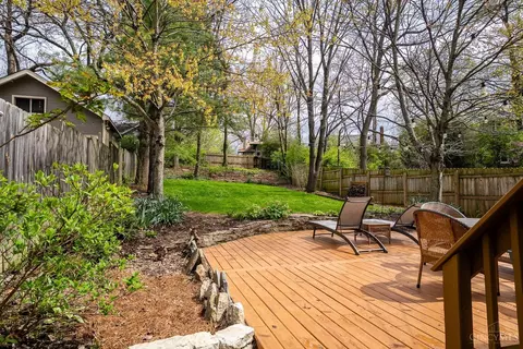Exterior - 1156 Inglenook Pl, Cincinnati, OH 45208 photo 8 of 10
