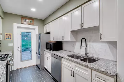 Kitchen - 1156 Inglenook Pl, Cincinnati, OH 45208 photo 2 of 4