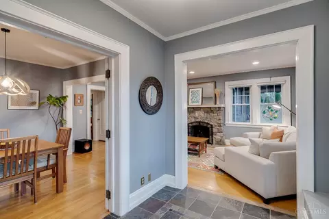 Entry Way - 1156 Inglenook Pl, Cincinnati, OH 45208 photo 1 of 5