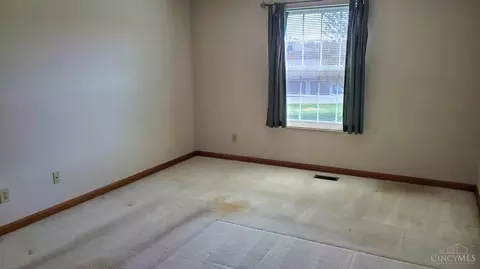 Bedroom - 4331 Regency Ridge Ct, Cincinnati, OH 45248 photo 3 of 8