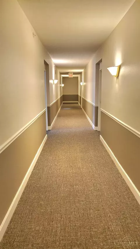 Entry Way - 4331 Regency Ridge Ct, Cincinnati, OH 45248 photo 4 of 6