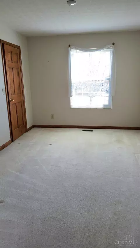 Bedroom - 4331 Regency Ridge Ct, Cincinnati, OH 45248 photo 5 of 8
