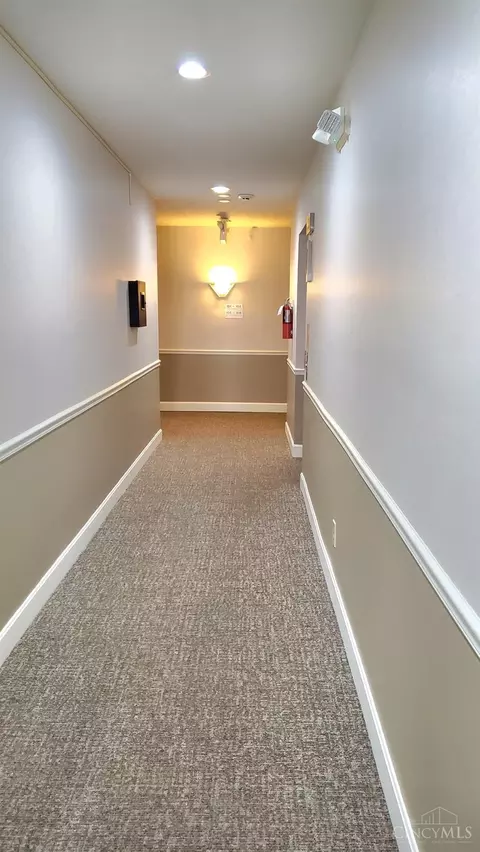 Entry Way - 4331 Regency Ridge Ct, Cincinnati, OH 45248 photo 3 of 6