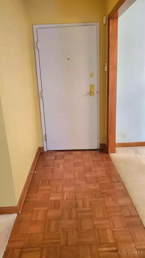 Entry Way - 4331 Regency Ridge Ct, Cincinnati, OH 45248 photo 5 of 6