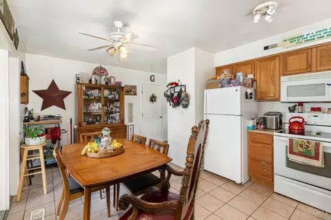 Dining - 9277 Comstock Dr, Cincinnati, OH 45231 photo 2 of 2