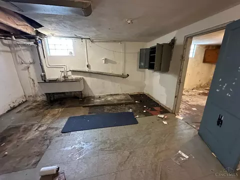 1253 Sunset Ave, Cincinnati, OH 45205 photo 37