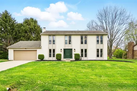 6438 Commanche Dr, West Chester, OH 45069