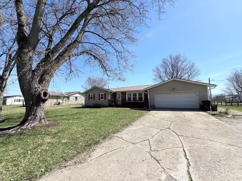 2219 Little Bear Rd, Connersville, IN 47331
