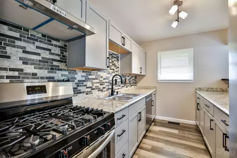 8672 Balboa Dr, Cincinnati, OH 45231 photo 9