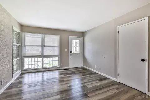 8672 Balboa Dr, Cincinnati, OH 45231 photo 4