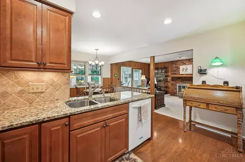 7922 Treeheights Ct, Montgomery, OH 45242 photo 13