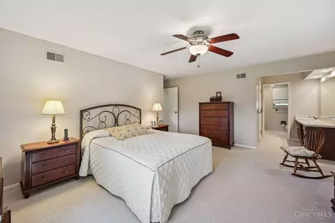 7922 Treeheights Ct, Montgomery, OH 45242 photo 20