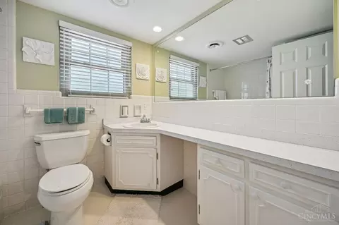 7922 Treeheights Ct, Montgomery, OH 45242 photo 21