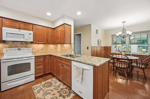 7922 Treeheights Ct, Montgomery, OH 45242 photo 11