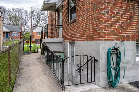 3939 Farrell Dr, Cincinnati, OH 45211 photo 52