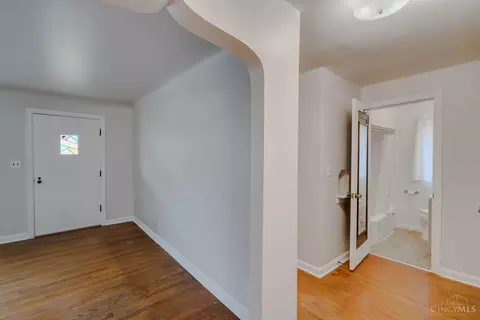 3939 Farrell Dr, Cincinnati, OH 45211 photo 9