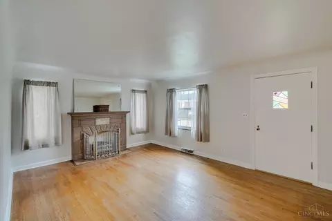 3939 Farrell Dr, Cincinnati, OH 45211 photo 5