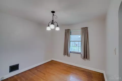 3939 Farrell Dr, Cincinnati, OH 45211 photo 11