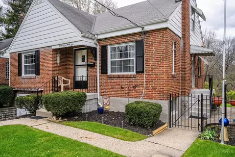 3939 Farrell Dr, Cincinnati, OH 45211 photo 4