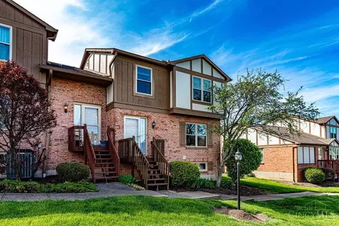 25 Fairgreen Cir, Fairfield, OH 45014