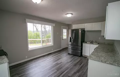 Kitchen - 4290 Bantam Ln, Cincinnati, OH 45245 photo 1 of 2