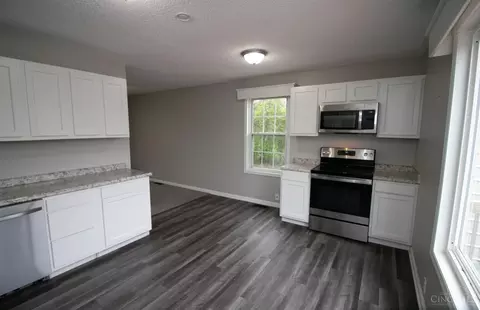 Kitchen - 4290 Bantam Ln, Cincinnati, OH 45245 photo 2 of 2