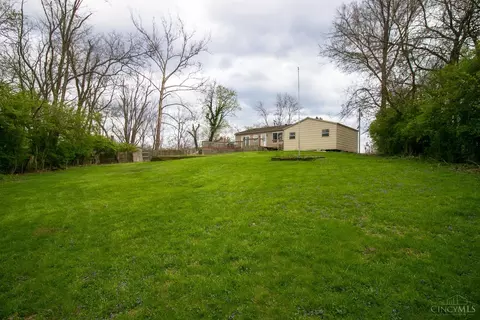 Exterior - 4290 Bantam Ln, Cincinnati, OH 45245 photo 6 of 8