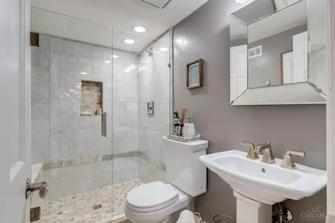 Bath - 9274 Witherbone Ct, Cincinnati, OH 45242 photo 11 of 11