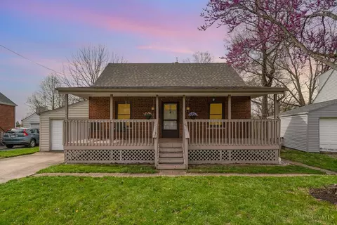 44 Gambier Cir, Greenhills, OH 45218